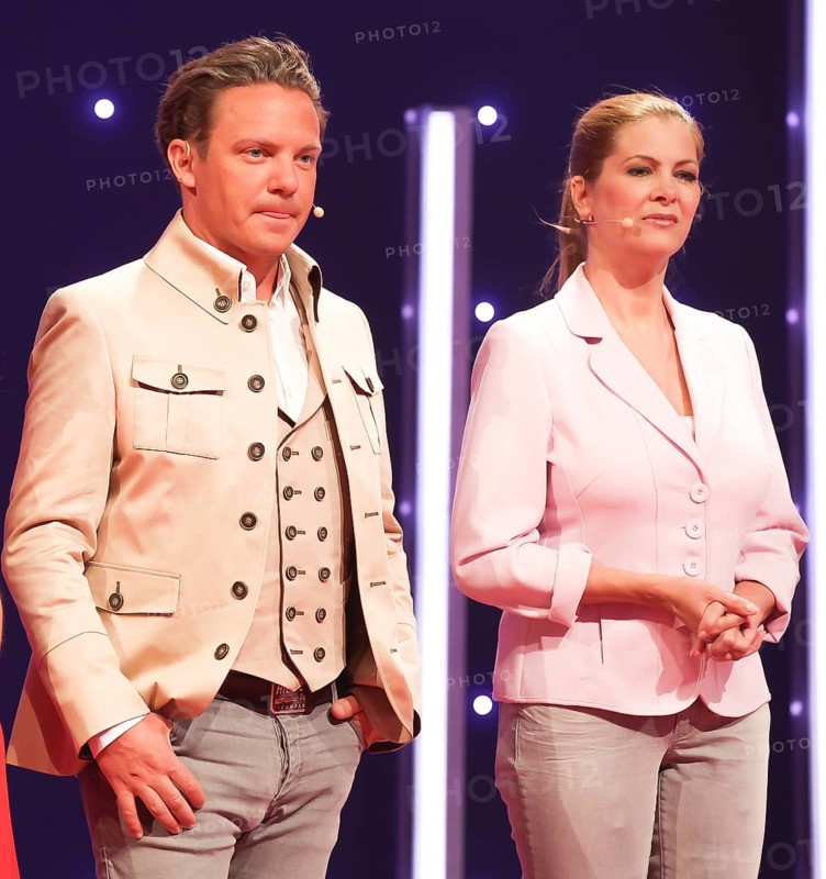 Singer Stefan Mross and TV presenter Maxi Biewer MDR TV show Back then it was 30.04.2015 Leipzig, Singer Stefan Mross and TV presenter Maxi Biewer MDR TV show Back then it was April 30th, 2015 in Leipzig