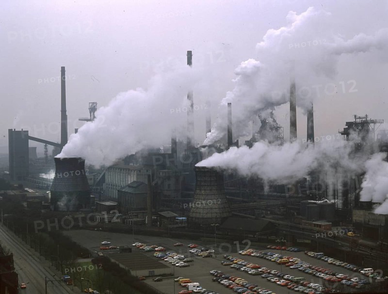 Ruhr area. The Thyssen-Krupp steelworks from the roof of the Thyssen skyscraper on 2. 5. 1989 in Duisburg
