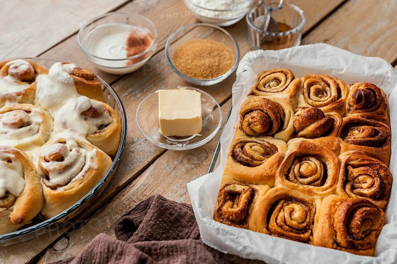 Delicious cinnamon rolls tray 2