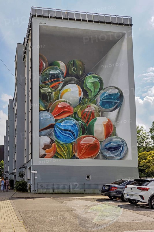 Mural Gravity by Leon Keer, Kleeblatt 58, Elberfeldt, Wuppertal