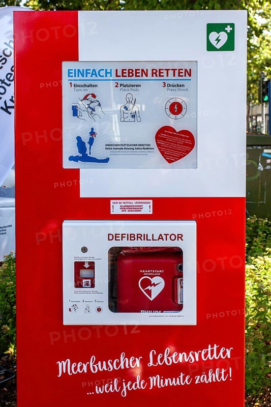 AED (automated external defibrillator) or lay defibrillator, Meerbusch, North Rhine-Westphalia, Germany, Europe