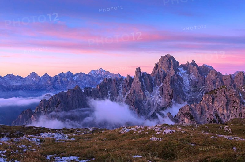 Cadinspitzen Mountains, Sexten Dolomites, shortly before sunrise, Hochpustertal valley, Sexten, South Tyrol province, Trentino-Alto Adige, Italy, Europe