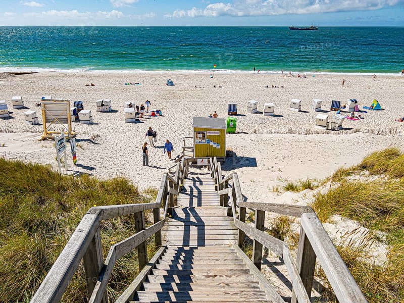 Dune crossing to the west beach of Hörnum at the dune restaurant Landfein, Hörnum, Sylt
