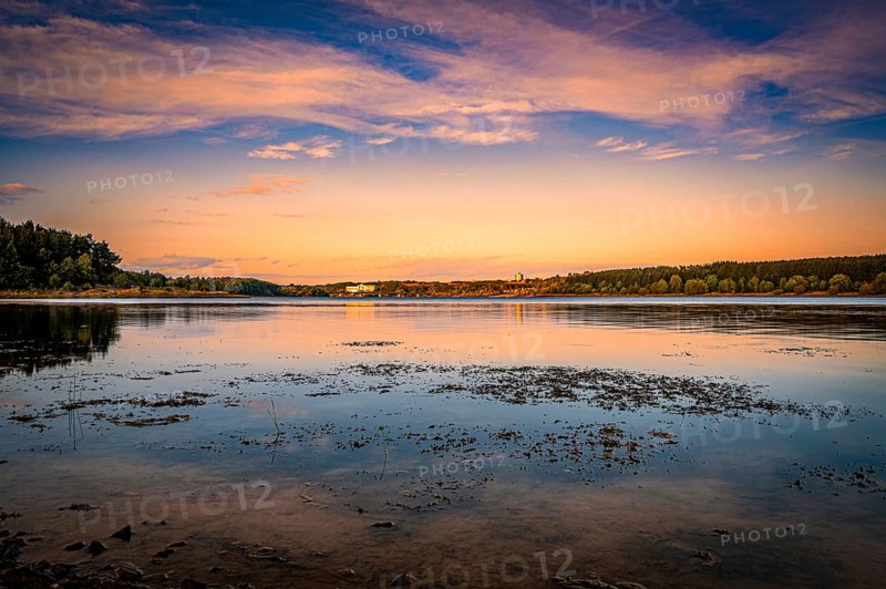 Zeulenroder Sea with view of the dam at sunset, Zeulenroda-Triebes, Thuringia, Germany, Europe