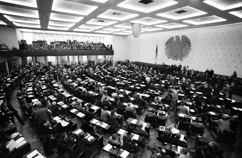 Election, swearing-in and presentation of the Schmidt Cabinet on 05.11.1980 in Bonn.Bundestag, Germany, Europe