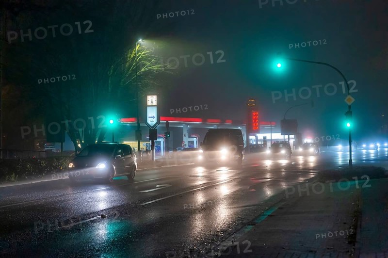 Crossing at night in green phase