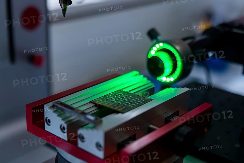 Press tour as part of SPIN2030, a campaign to highlight the diversity, excellence and attractiveness of Saxony as a centre of science. Fraunhofer Institute for Electronic Nano Systems ENAS in Chemnitz, wafer research. Chip control