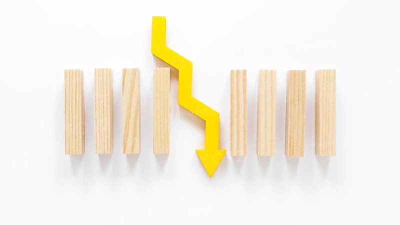 Wooden blocks arrow table