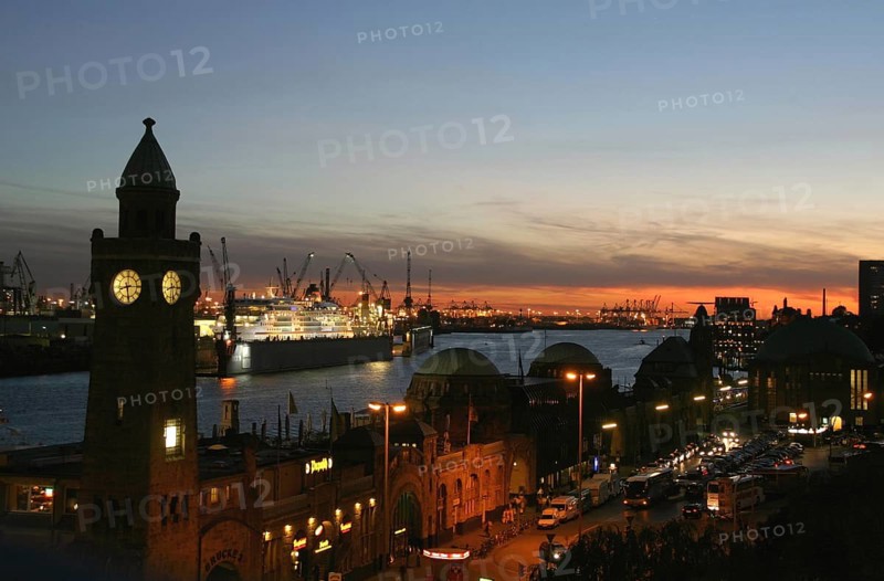 Germany, Hamburg, Harbour, Landungsbrücken, Night shot, Hamburg, Hamburg, Federal Republic of Germany, Europe