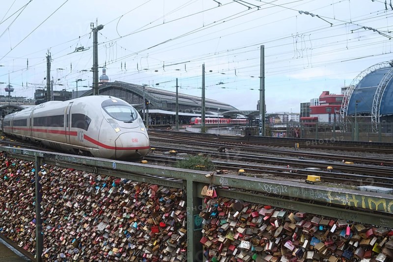 View of Cologne Central Station with ICE, love locks in front, Cologne, Germany, Europe