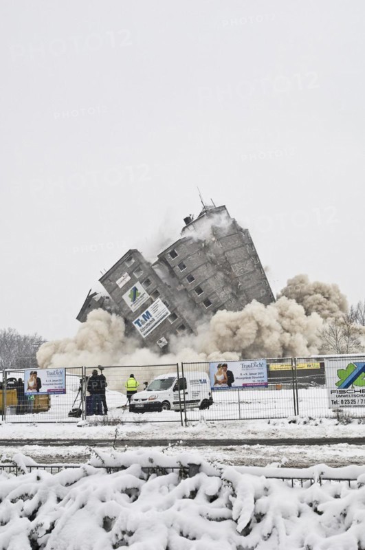 Blasting of the last white giant in Kamp-Lintfort on 19.11.2010