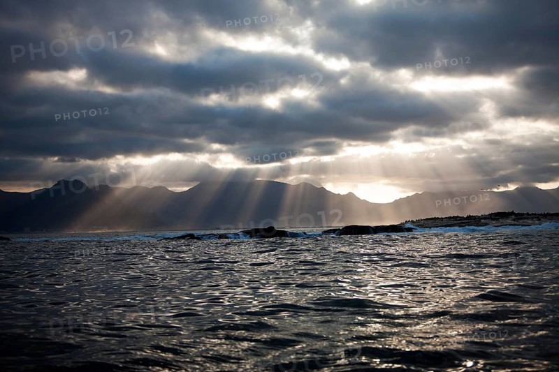 SUNSET ON SEAL ISLAND, FALSE BAY IN SOUTH AFRICA