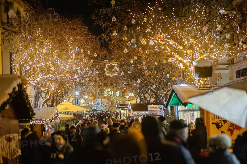 Known today as the Bautzen Wenzelsmarkt, Upper Sorbian Budyske Wjaclawske wiki, the Bautzen Christmas market in Upper Lusatia is the oldest Christmas market in Germany mentioned in a chronicle according to the Record Institute for Germany