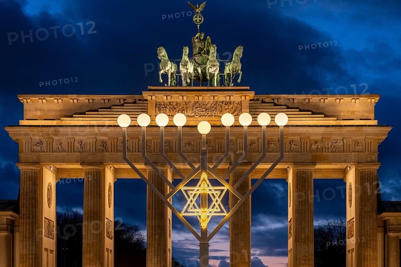 Germany, Berlin, 02.01.2025, Hanukkah candlestick Pariser Platz, in front of the Brandenburg Tor, Quadriga, Europe