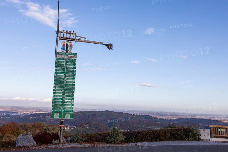 Signpost and Klapotetz on the Sausal Wine Route, Kitzeck, Sausal Wine Country, Styria, Austria, Europe