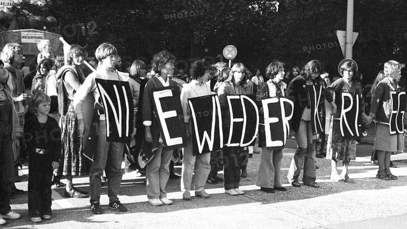 Demonstration of the DGB Youth on Anti-War Day. On 01.09.1980 in Hamburg, Germany, Europe