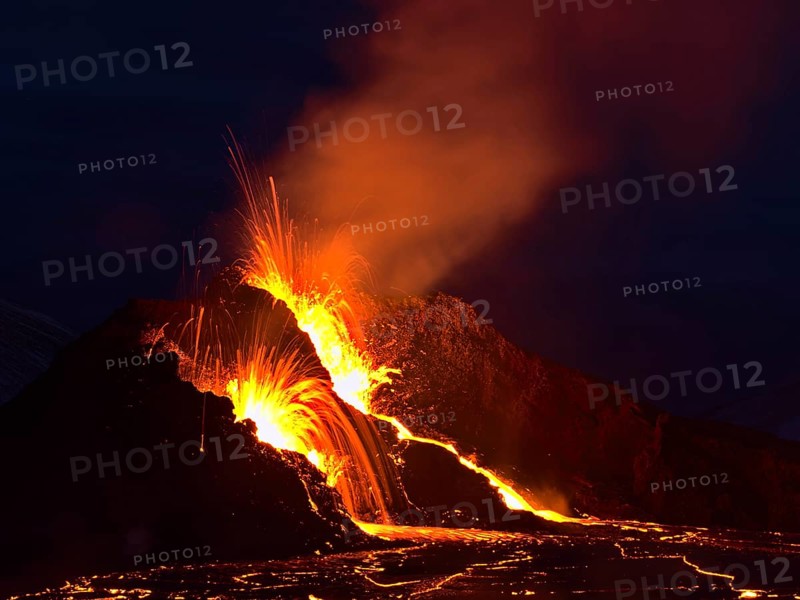 Breathtaking view of volcano eruption in Geldingadalir valley near Fagradalsfjall mountain, Grindavík, Reykjanes, southwestern Iceland