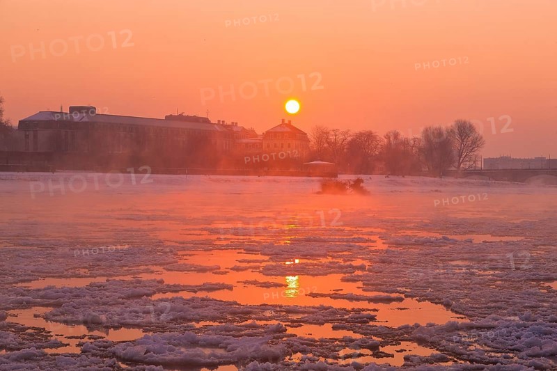 Dresden morning fog over the Elbe