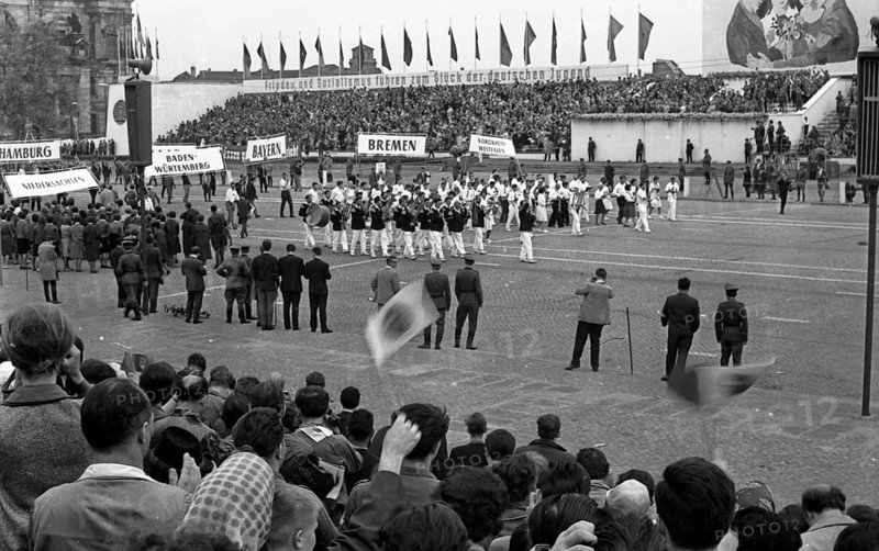 GDR, German Democratic Republic, Berlin (East) : The German Meeting of the Free German Youth (FDJ) of the GDR with All-German Participation on 16. 5. 1964 in East Berlin