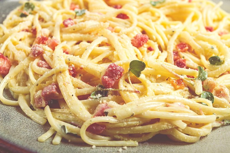 Spaghetti carbonara, spaghetti in cream sauce, with pancetta, homemade, no people