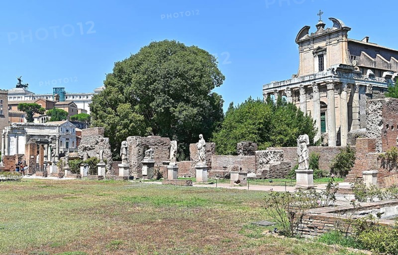 House of the Vestal Virgins with a view of the temples of Antonio and Faustina