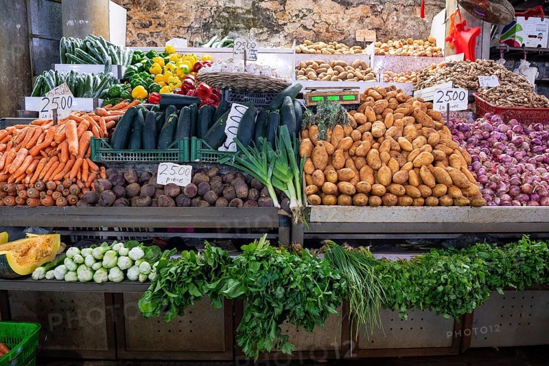 Fruit and vegetable market, market hall, old town, Port Louis, Indian Ocean, island, Mauritius, Africa