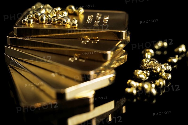 Gold bars 999 precious metal money investing economy