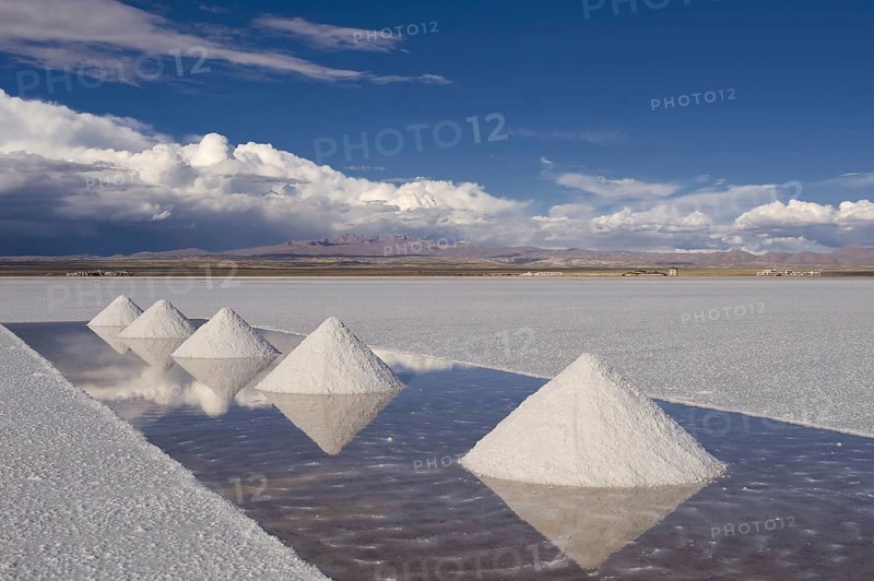 Salt pyramids, extraction, production, salt works, Salar de Uyuni salt lake, Potosi, Bolivia, South America