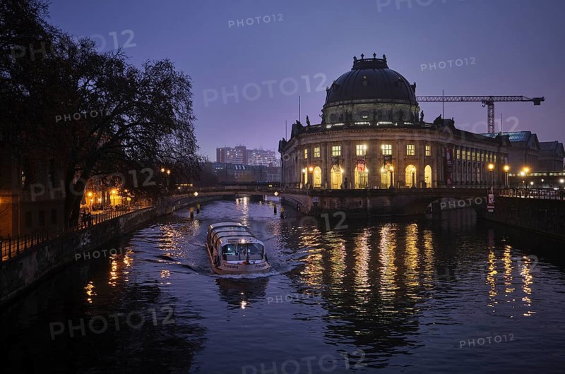 Germany, Berlin, 26.12.2024, Bodemuseum (Kaiser-Friedrich-Museum), Museum Island, Monbijou Bridge, Ship on the Spree, Europe