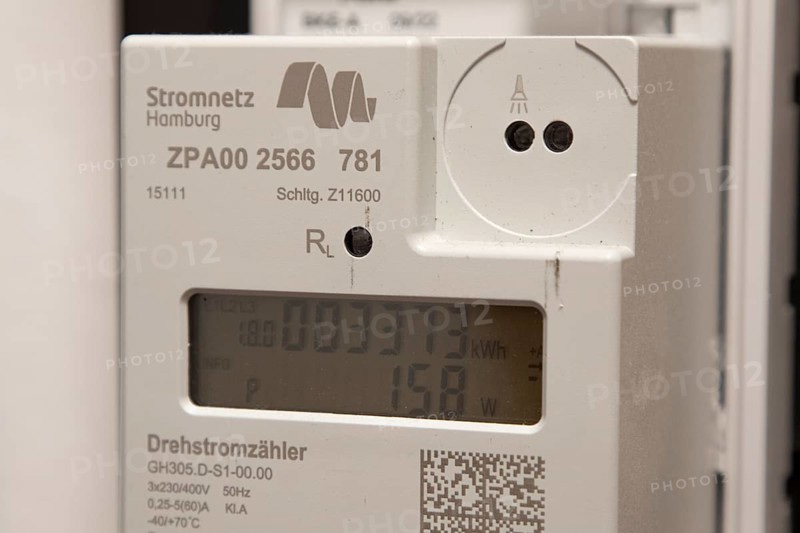 Symbolic image of energy costs in the household, digital electricity meter in a flat, operator Stromnetz Hamburg, Hamburg, Germany, Europe