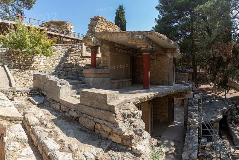 A picture of the South House at the Knossos Palace