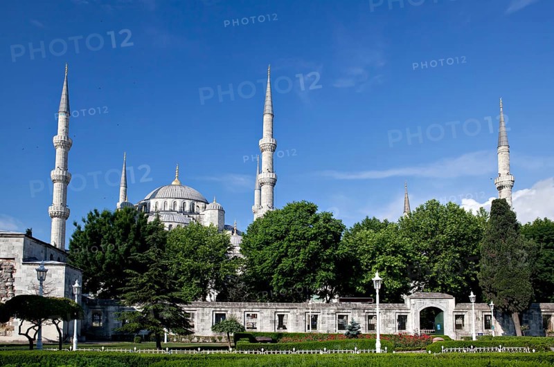 Turks in Europe (Sultan-Ahmet-Moschee), Istanbul, Turkey, Asia