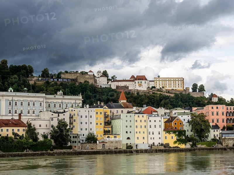 Thunderclouds over the Veste Oberhaus, River Inn, Passau, Bavaria, Germany, Europe