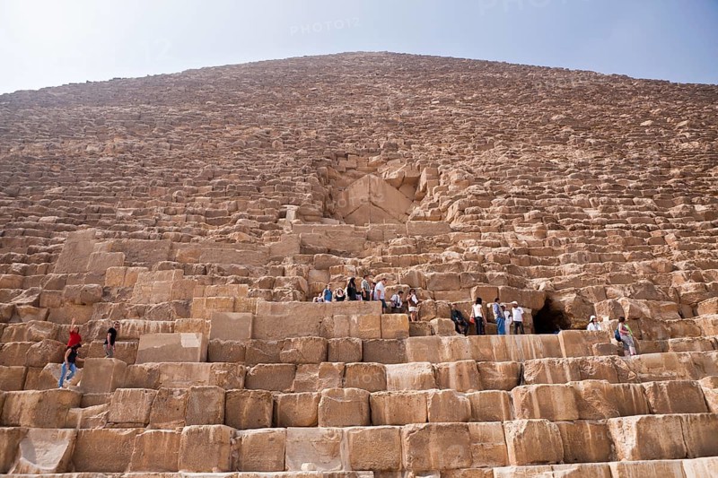 Tourists, Cheops pyramid, Giza, near Cairo, pyramids of Giza, Egypt, Africa