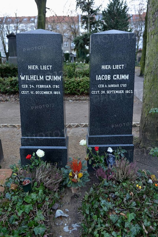 Grave of Jacob and Wilhem Grimm, St.-Matthäus-Kirchhof, St..., Graves, Brothers Grimm, Brothers Grimm, Gravestone, Tombstones, Alter St. Matthäus-Kirchhof Berlin, Berlin-Schöneberg, Berlin, Germany, Europe