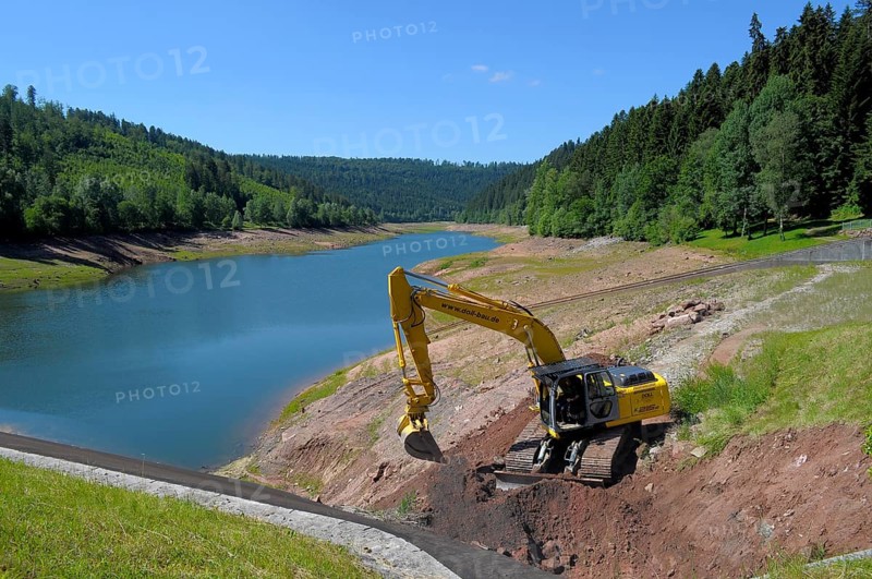 Northern Black Forest, Erzgrube reservoir, Nagoldtalsperre Erzgrube, summering, partially drained lake, dam wall, dredger at dam wall