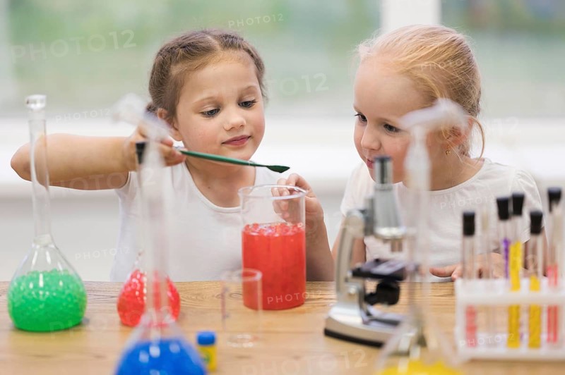 Little girls science class