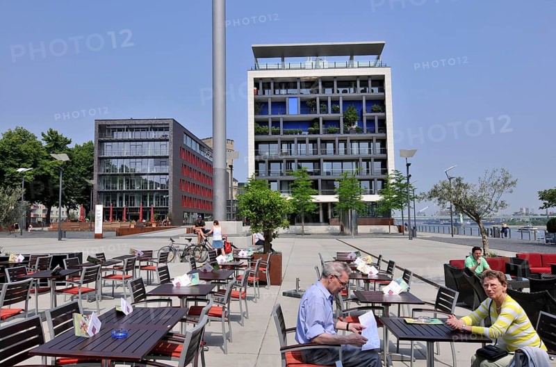 Cafe, Elisabeth-Treskow-Platz, Rheinauhafen, Cologne, North Rhine-Westphalia, Germany, Europe