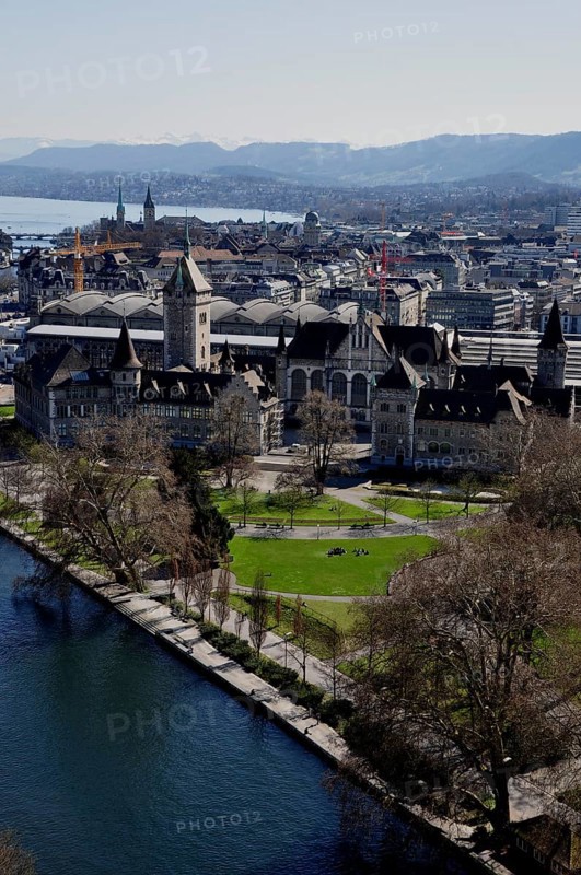 Panorama Stadt Zürich mit Bahnhof und Platzspitz, panoramic city of Zürich with the Rqailway station