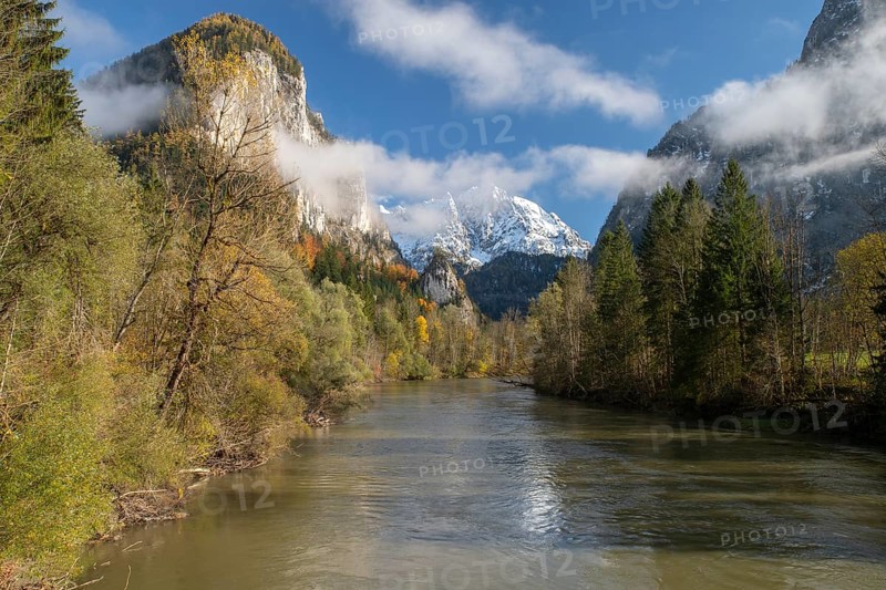 Gesäusee entrance, autumnal view of the free-flowing Enns, Gesäuse National Park, Hall, Styria, Austria, Europe