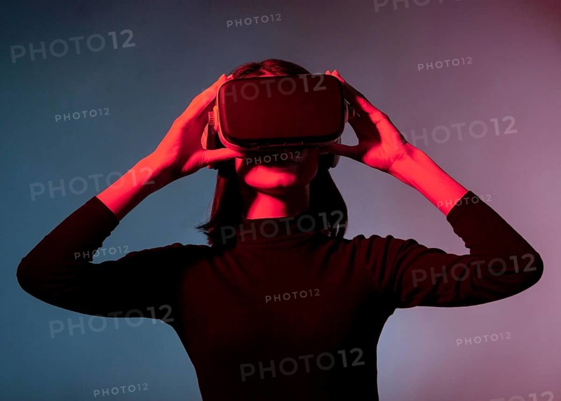 Portrait woman with virtual reality headset 5