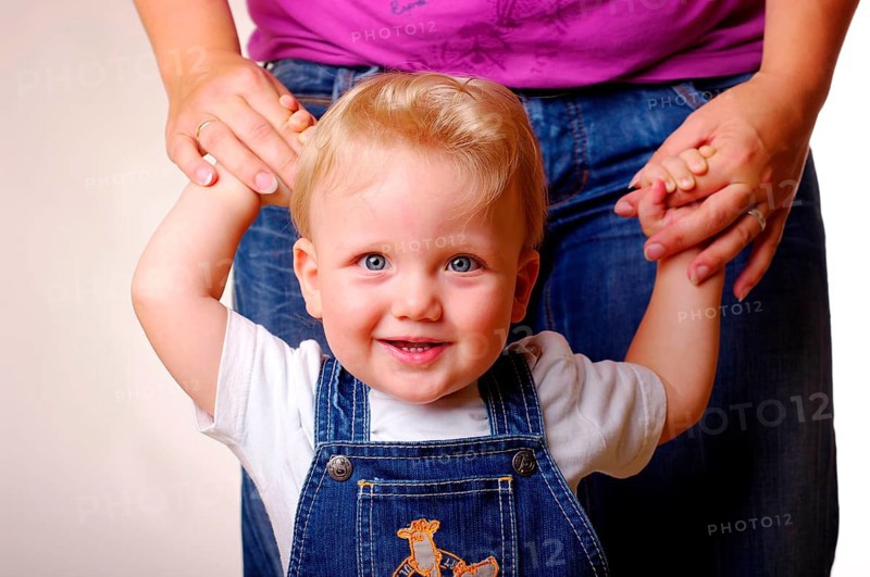Little boy learns to walk