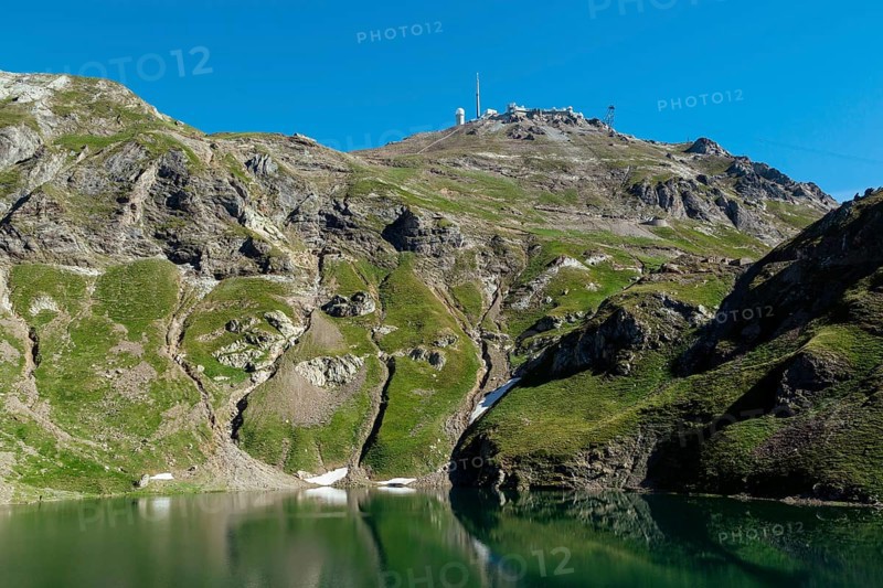 Lac d'Oncet, Oncet Lake, Pic du Midi de Bigorre with observatory, Hautes-Pyrénées, France, Europe