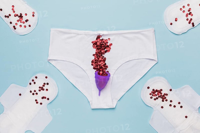 Top view knickers with red sequins menstrual cup