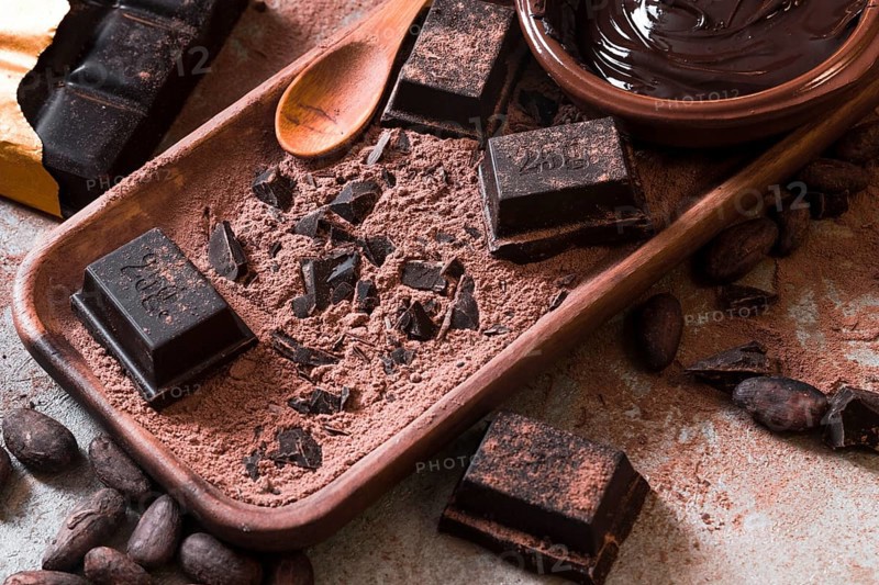 Crushed bar chocolate cocoa powder with chocolate sauce