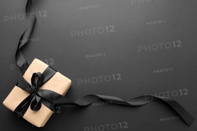 Black friday arrangement black background with copy space