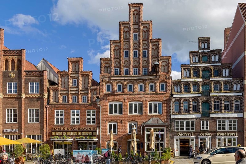 Old Hanseatic brick houses, Renaissance building on the Platz am Sande, Lüneburg, Lower Saxony, Germany, Europe
