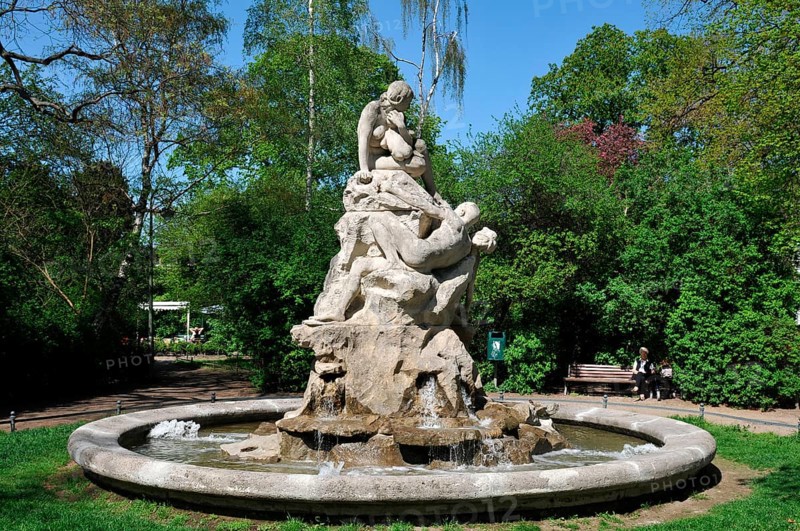 Flood Fountain, Perelsplatz, Friedenau, Berlin, Flood Fountain, Paul Aichele, Germany, Europe