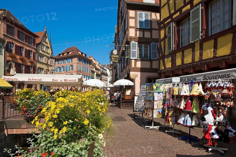 Half-timbered houses and restaurants, canal in the Quartier des Tanneurs, tanners' quarter, old town of Colmar, Alsace, France, Europe