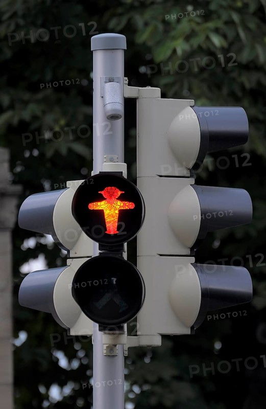Pedestrian crossing, traffic light red